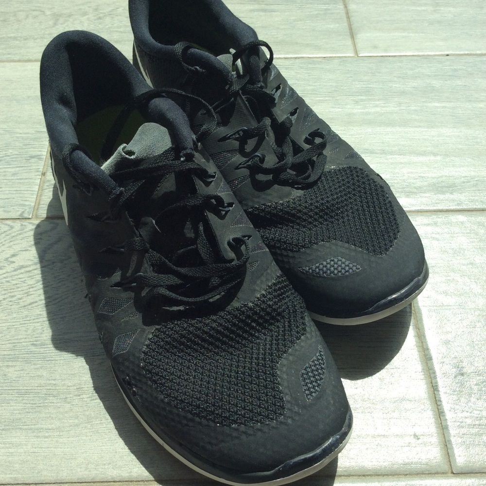 Nike ~ Nike Free 5.0 Black